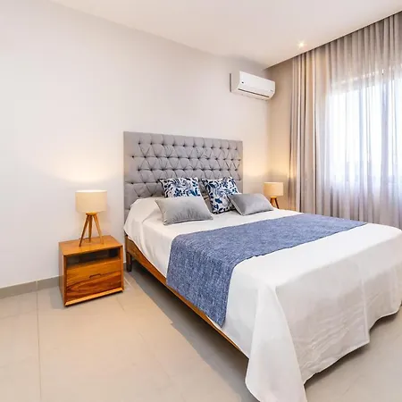 Penthouse 13 - One Bay Residence With Private Rooftop Terrace And Dip In Pool Pereybere Beach Exterior photo