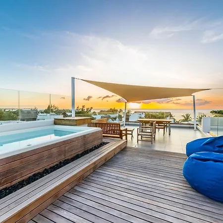 Penthouse 13 - One Bay Residence With Private Rooftop Terrace And Dip In Pool Pereybere Beach Exterior photo
