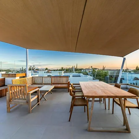 Penthouse 13 - One Bay Residence With Private Rooftop Terrace And Dip In Pool Pereybere Beach Exterior photo